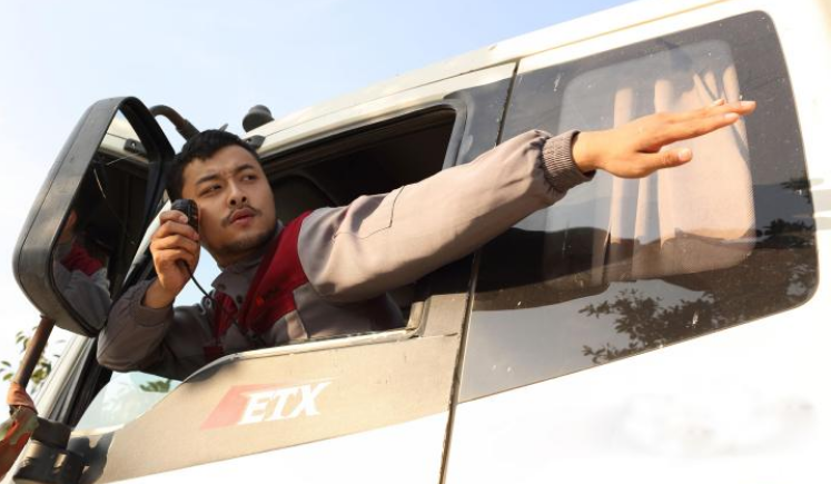 車載對(duì)講機(jī)使用地網(wǎng)天線可以降低駐波嗎？